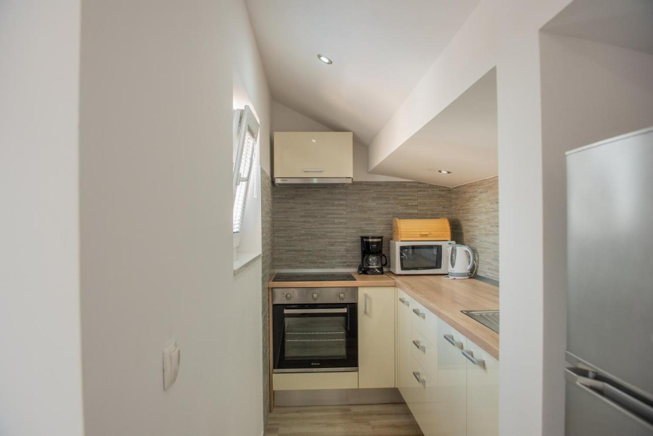 Apartman Eva Vrsi Exterior photo